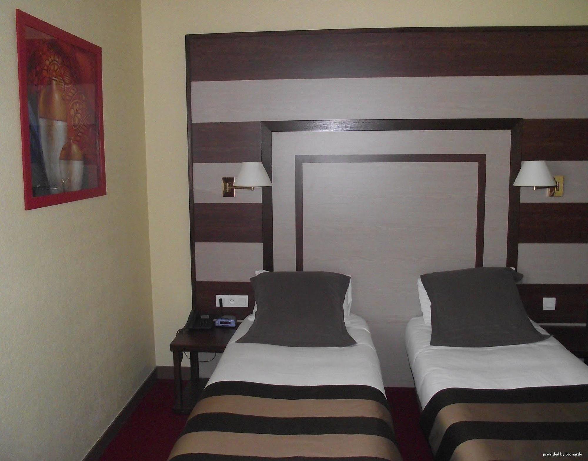 Best Western Hotel De Paris Laval  Room photo